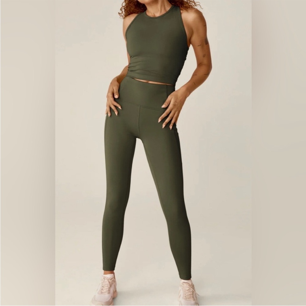 NWT Beyond Yoga • POWERBEYOND strive pocket midiegging 2.0 modern olive 25” sz S - Picture 2 of 11